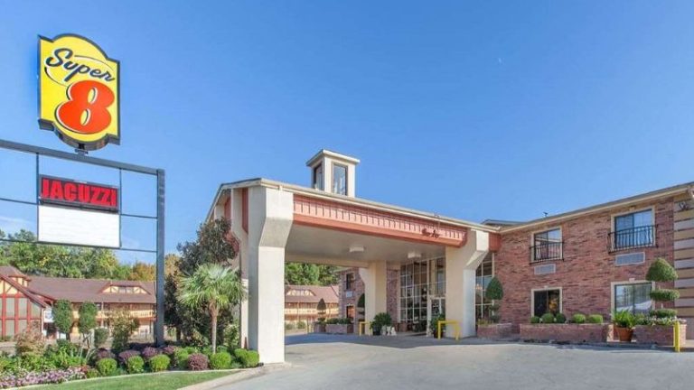 Super 8 by Wyndham Tyler TX
