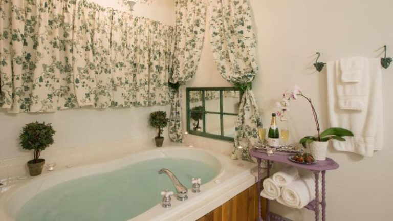 Sutherland House Victorian B&B