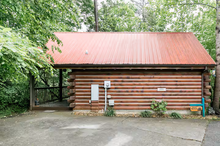 Sweet Retreat Luxury Cabin in Mountain Shadows Resort – Gatlinburg, cabin with a private hot tub, photo 3