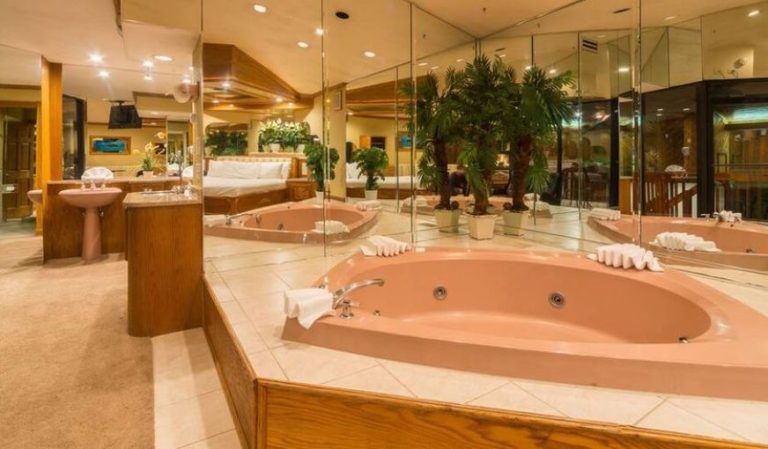 Sybaris Mequon