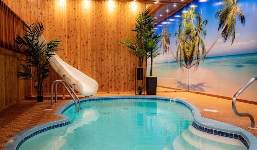 Sybaris Mequon, room with private jacuzzi, photo 6