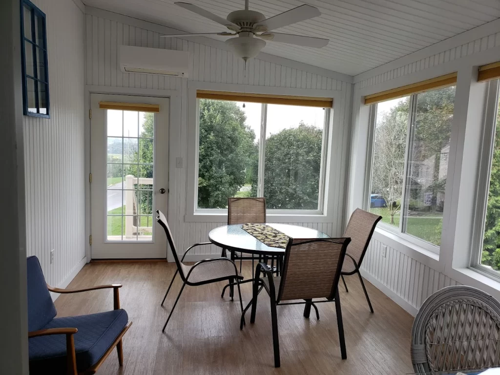 The Artist’s Inn and Gallery, Terre Hill, room with private jacuzzi, photo 4