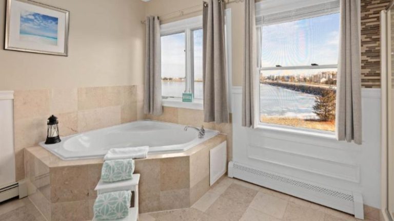 The Beacon Luxury Waterfront Inn