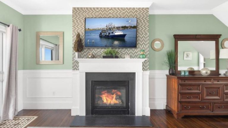 The Beacon Luxury Waterfront Inn