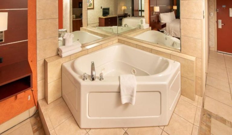 The Breakers Resort Inn