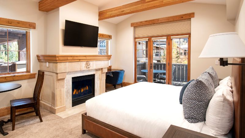 The Chateaux Deer Valley, room with private jacuzzi, photo 2