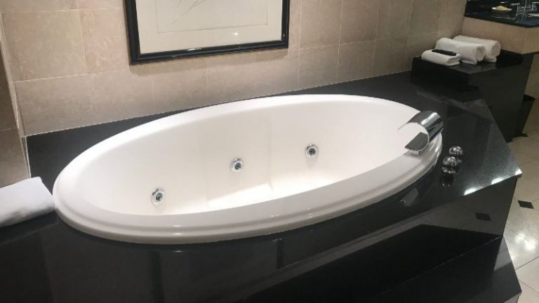 The Cincinnatian Hotel, Curio Collection by Hilton