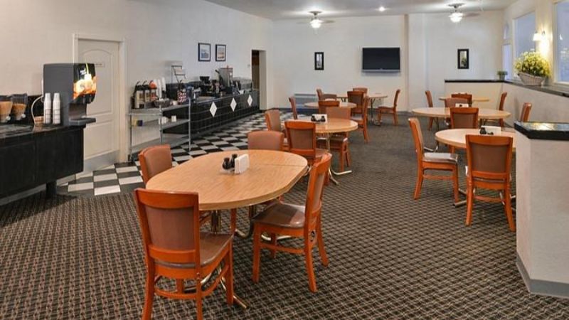 The Classic Desert Aire Hotel, room with private jacuzzi, photo 8