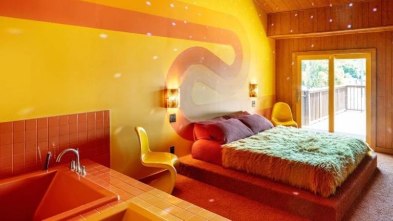 The Dive Motel & Swim Club
