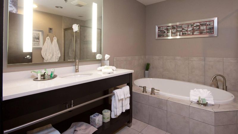 The Giacomo Hotel 1 - jacuzzi hotel room