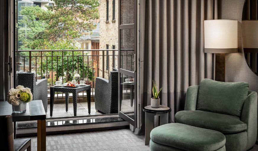 The Hazelton Hotel, room with private jacuzzi, photo 7