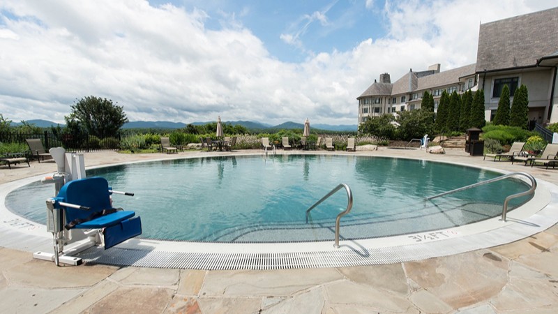 The Inn on Biltmore Estate, room with private jacuzzi, photo 8