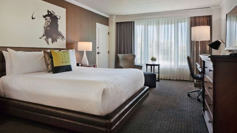 The Logan Philadelphia, Curio Collection by Hilton
