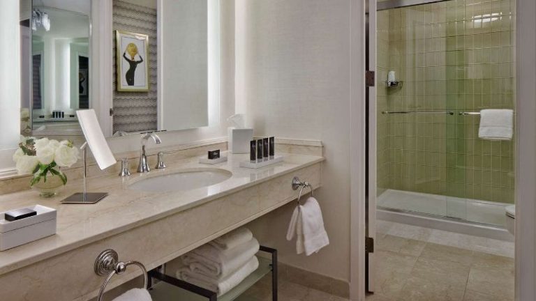 The Logan Philadelphia, Curio Collection by Hilton