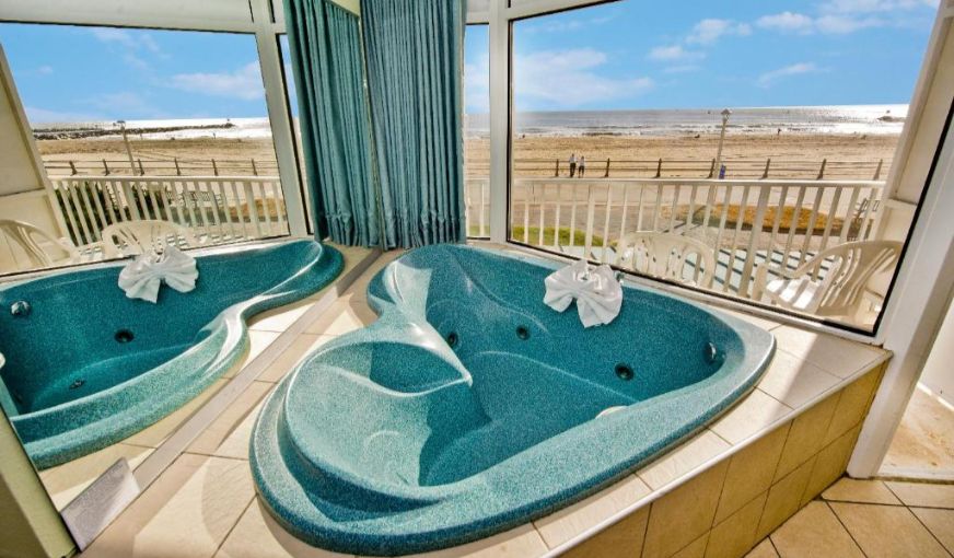 The Schooner Inn, room with private jacuzzi, photo 1