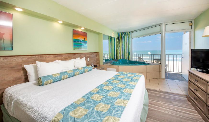 The Schooner Inn, room with private jacuzzi, photo 2