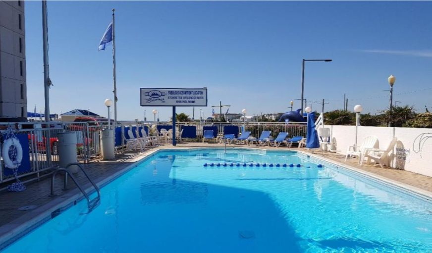 The Schooner Inn, room with private jacuzzi, photo 7