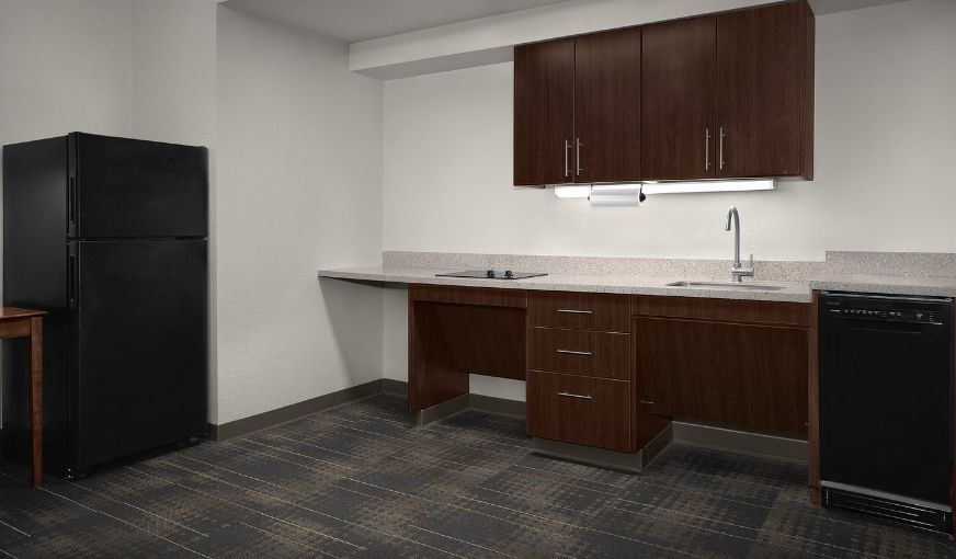 The Suites Hotel at Waterfront Plaza, room with private jacuzzi, photo 6