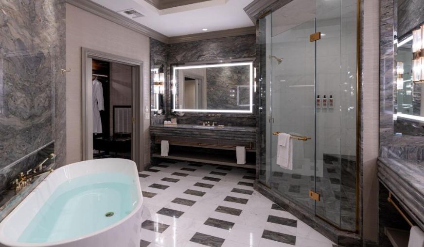 The Venetian Resort, room with private jacuzzi, photo 3