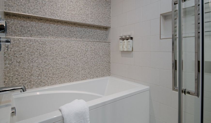 Tigh-Na-Mara Seaside Spa Resort