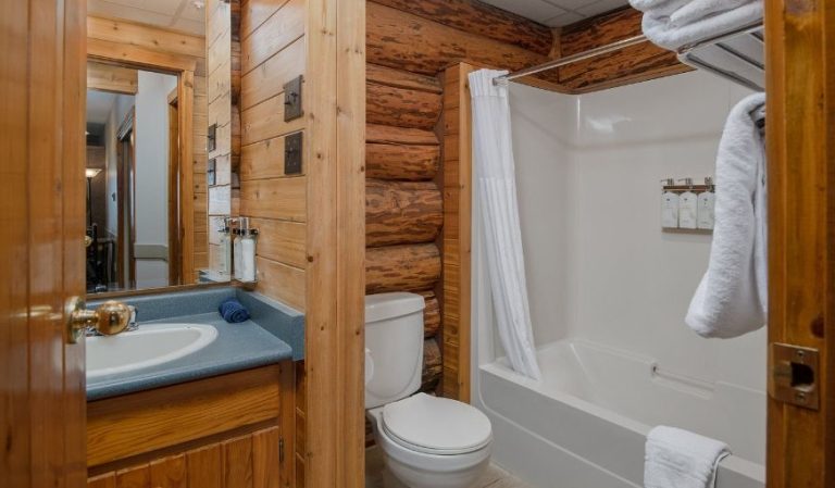 Tigh-Na-Mara Seaside Spa Resort
