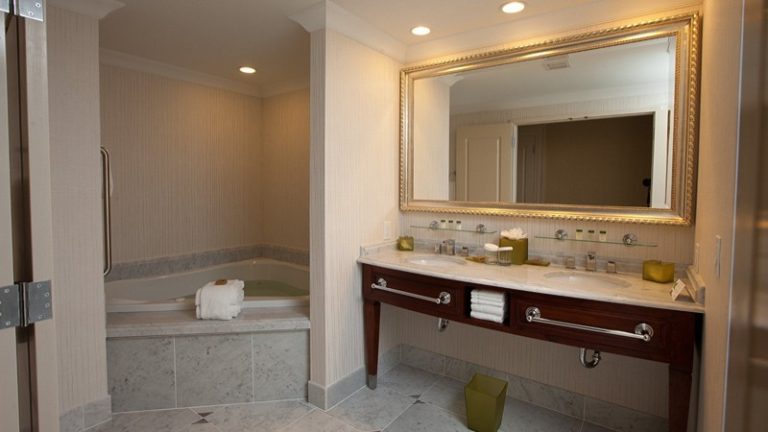 The Town & Country Inn and Suites