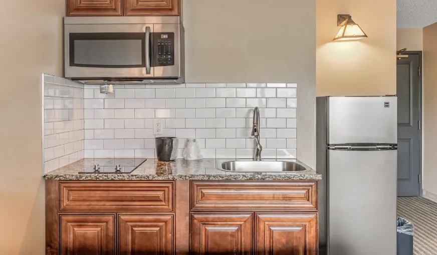 Townsquare Place, room with private jacuzzi, photo 6