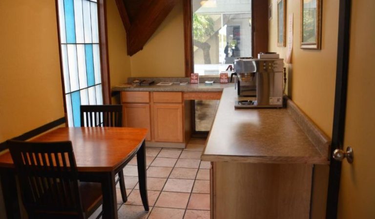 Travelodge by Wyndham Milwaukee
