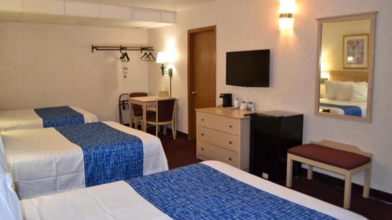 Travelodge by Wyndham Niagara Falls