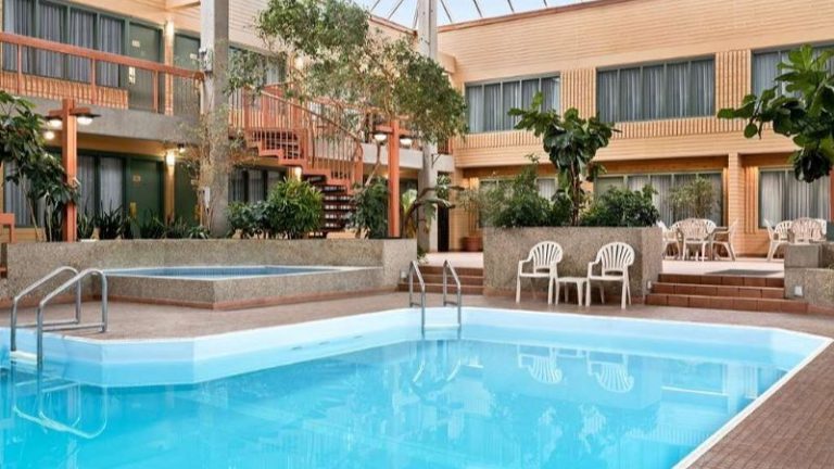 Travelodge Winnipeg East