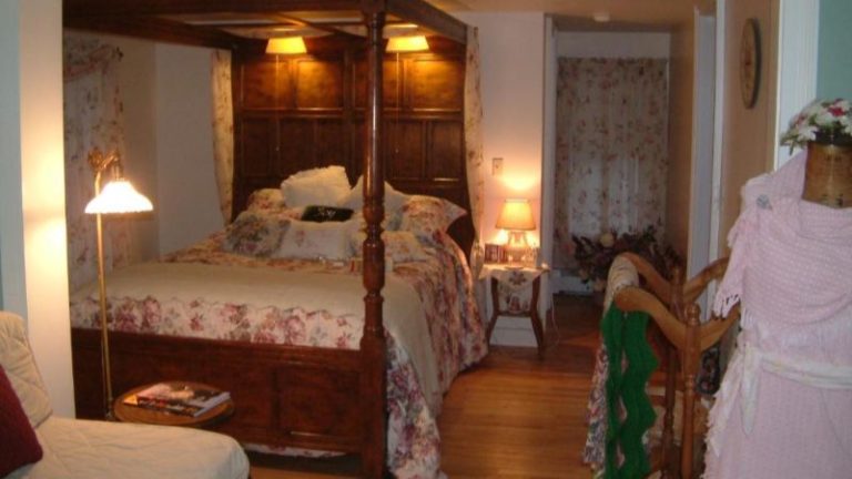 Truman Gillet House B & B