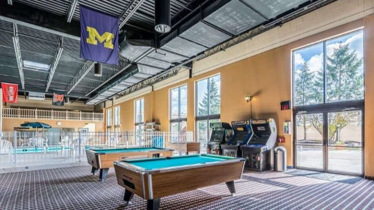 University Quality Inn