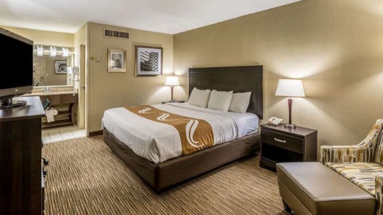 University Quality Inn