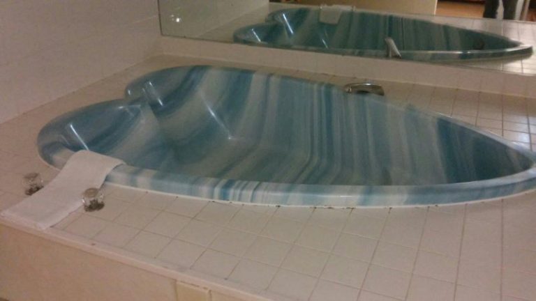 University Quality Inn