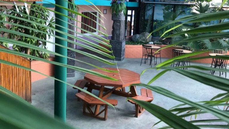 Wildwood Inn Tropical Dome & Theme Suites