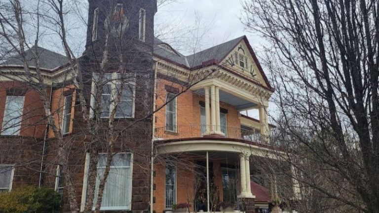 1890 Williams House Inn