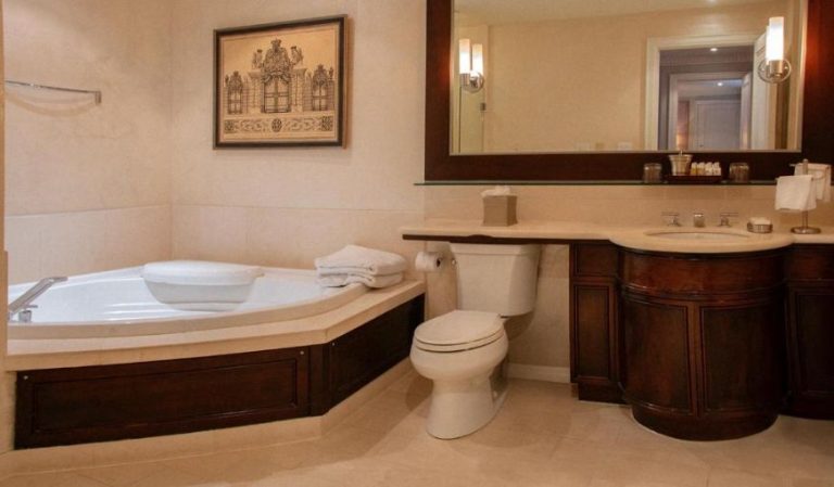 Windsor Arms Hotel