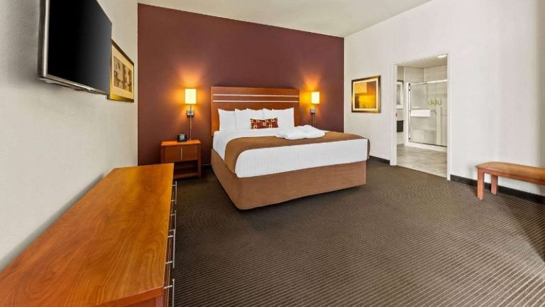 Wingate by Wyndham Calgary South