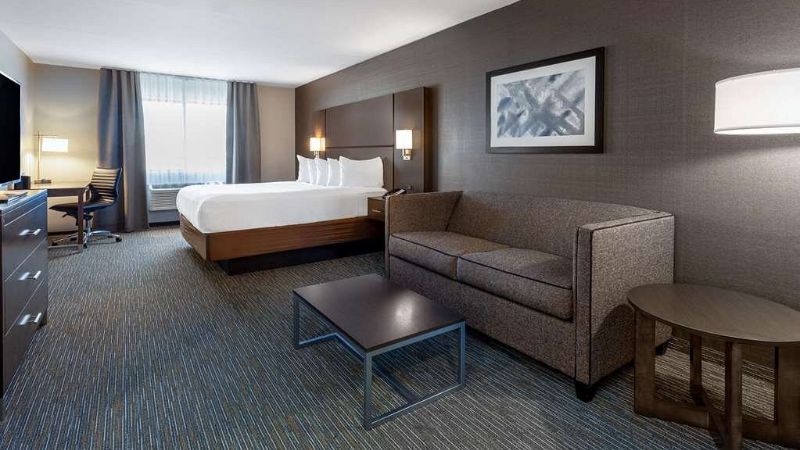 Wingate by Wyndham Wisconsin Dells Waterpark, room with private jacuzzi, photo 4