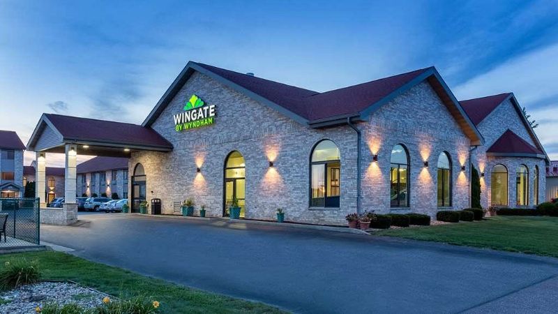 Wingate by Wyndham Wisconsin Dells Waterpark, room with private jacuzzi, photo 5