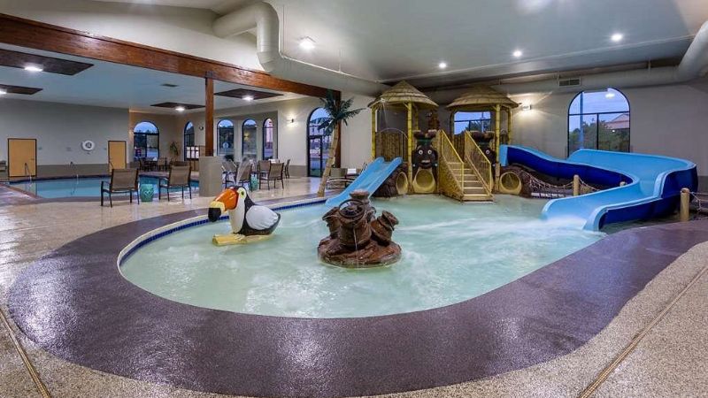 Wingate by Wyndham Wisconsin Dells Waterpark, room with private jacuzzi, photo 7