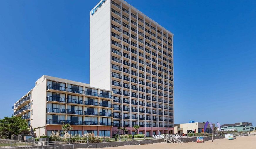 Wyndham Virginia Beach Oceanfront, room with private jacuzzi, photo 5