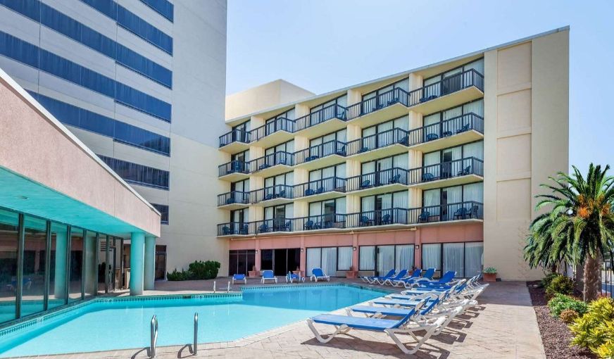 Wyndham Virginia Beach Oceanfront, room with private jacuzzi, photo 7