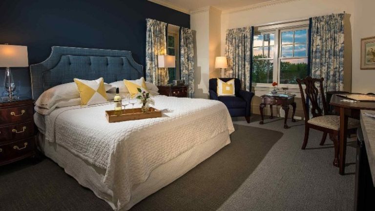 York Harbor Inn