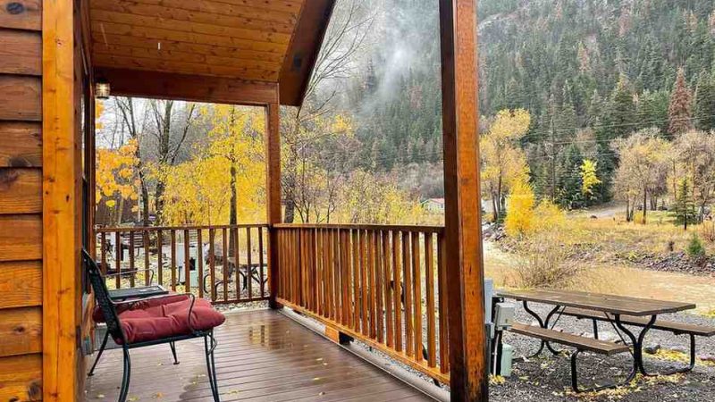 Ouray Riverside Resort – Inn & Cabins, cabin with a private hot tub, photo 3