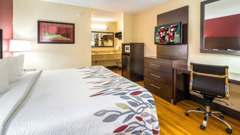Red Roof Inn Clarksville
