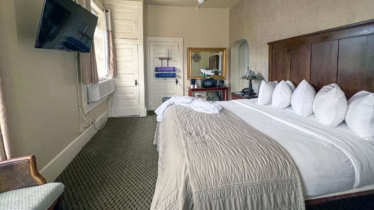 1905 Basin Park Hotel