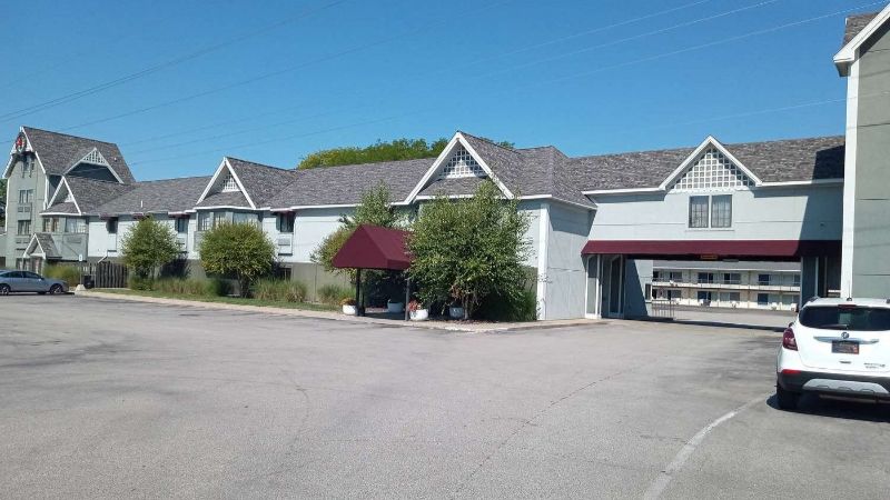 AmericInn by Wyndham Birch Run/Frankenmuth, room with private jacuzzi, photo 7