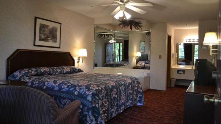 Apple Blossom Inn