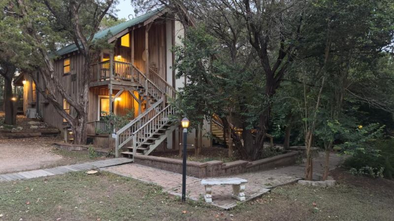Bed and Breakfast on White Rock Creek, room with private jacuzzi, photo 7